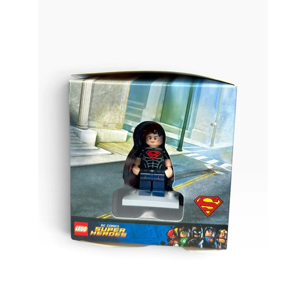 2014 Target LEGO Promo Minifigure Cube 6106248 Superboy Lloyd Chima Ninjago NIB